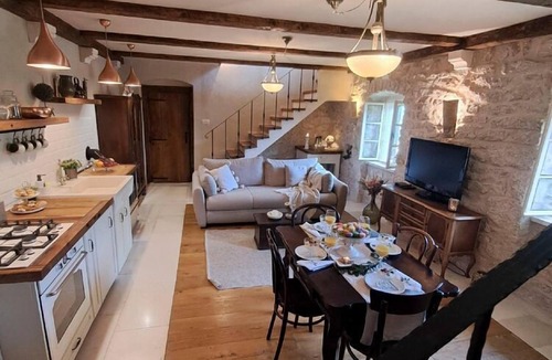 Sestanovac House | Stone House Lola - Two Bedroom Holiday Home