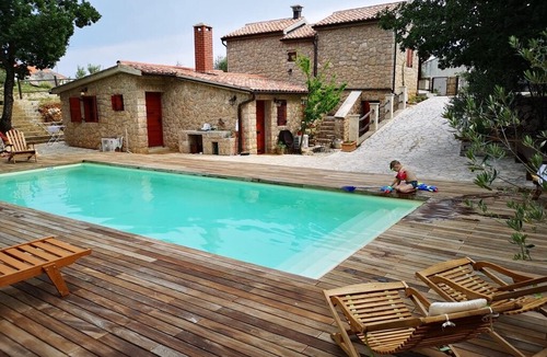 Seline House | Stone house Magarac