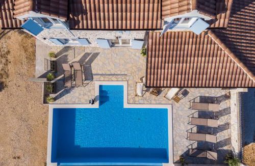 Pakostane Villa | Stone Villa Cara d Oro - Heated Infinity Pool & Views