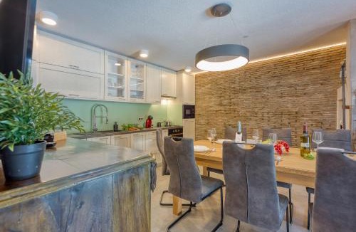 Lupoglav Apartment | Stone Villa Galant with Pool - Happy Rentals
