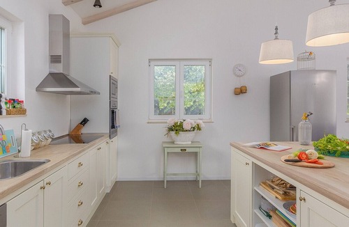 Modrusani Villa | Stone Villa Tre Colonne
