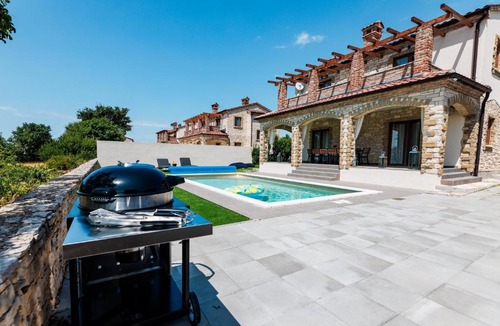 Cabrunici Villa | Stone villa with heated pool