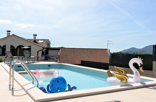 Veli Brgud House | Stone Villa with spacious swimming pool- ideal for families and couples