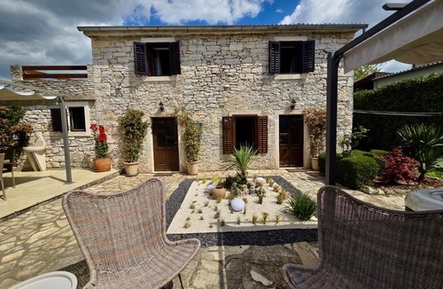 Krmed House | Stonehouse Ana with Jacuzzi Rovinj-Krmed