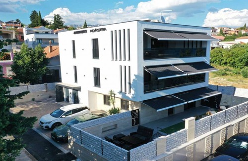 Maslenica Apartment | Studio Adastra with pool and seaview