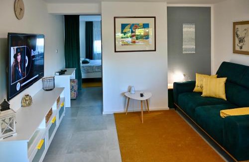 Karlovac Apartment | Studio Apartman UNA -self check in,free parking