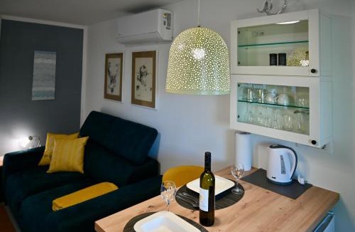 Karlovac Apartment | Studio Apartman UNA -self check in,free parking