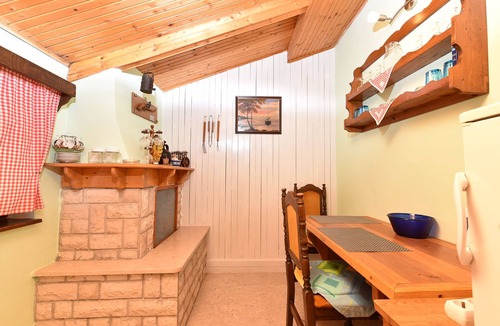 Peruski Apartment | Studio apartment 2392/159906 (Istria - Peruški), 1500m from the beach