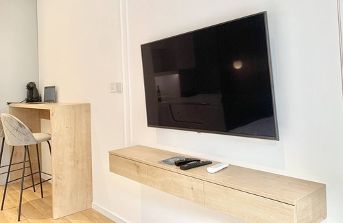 Mirijevo Condo | Studio Bulevard57 with hot tube