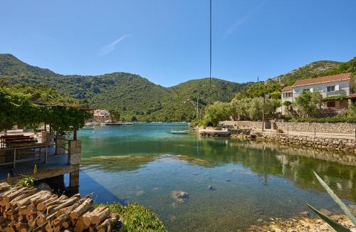 Okuklje Apartment | Studio Dolores-apartment by the sea