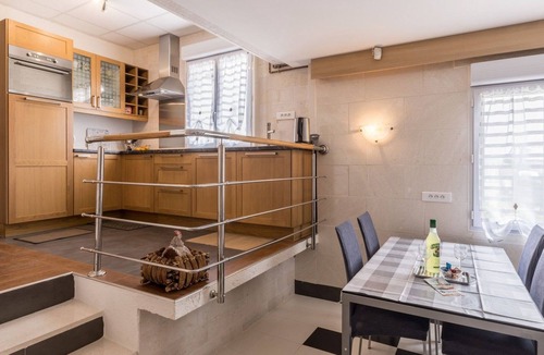 Businci Apartment | Studio für 2 Personen in Okrug Gornji, Dalmatien by Interhome
