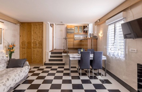 Businci Apartment | Studio für 2 Personen in Okrug Gornji, Dalmatien by Interhome
