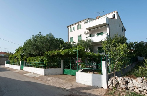 Turanj Apartment | Studio flat with air-conditioning Turanj, Biograd (AS-6445-b)