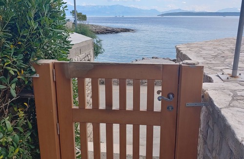 Stomorska Apartment | Studio flat near beach Stomorska, Šolta (AS-26008-b)