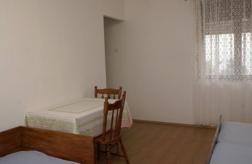 Dugi Rat Apartment | Studio flat near beach Orij, Omiš (AS-2810-a)