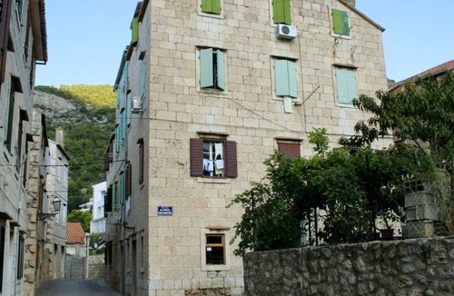 Komiza Apartment | Studio flat near beach Komiža, Vis (AS-2429-c)