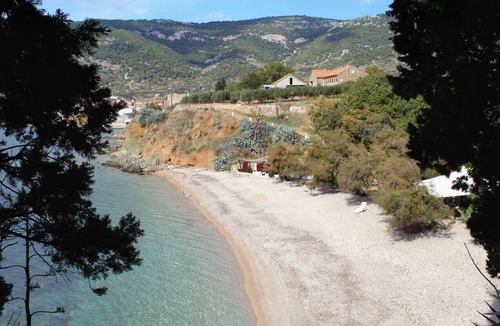 Komiza Apartment | Studio flat near beach Komiža, Vis (AS-3035-c)