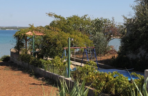 Tkon Apartment | Studio flat near beach Tkon, Pašman (AS-8377-a)
