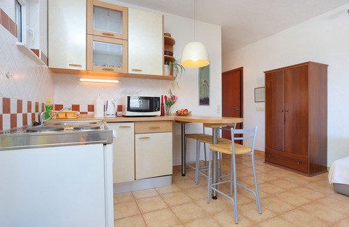 Okrug Donji Apartment | Studio flat near beach Okrug Donji, Čiovo (AS-12502-a)