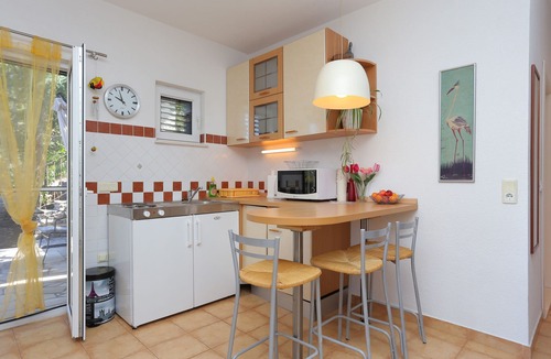 Okrug Donji Apartment | Studio flat near beach Okrug Donji, Čiovo (AS-12502-a)