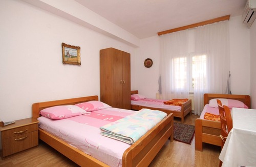 Kastel Kambelovac Apartment | Studio flat with air-conditioning Kaštel Kambelovac, Kaštela (AS-8627-d)