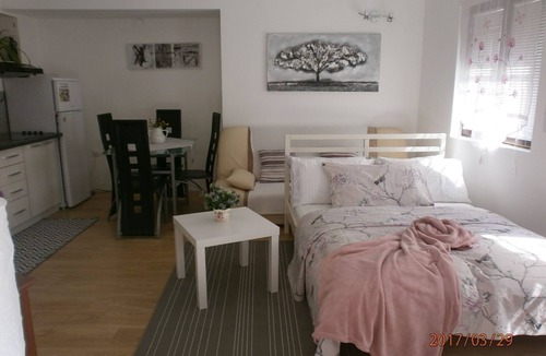 Samobor Apartment | Studio flat with air-conditioning Samobor, Prigorje (AS-12869-a)