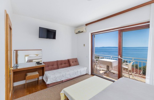 Baska Voda Apartment | Studio flat with balcony and sea view Baška Voda (Makarska) (AS-301-b)