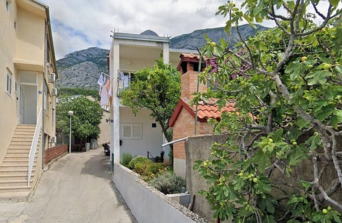 Vrpolje Apartment | Studio flat with balcony and sea view Makarska (AS-22168-a)