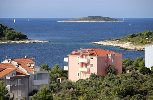 Rogoznica Apartment | Studio flat with balcony and sea view Zečevo Rtić, Rogoznica (AS-10400-b)