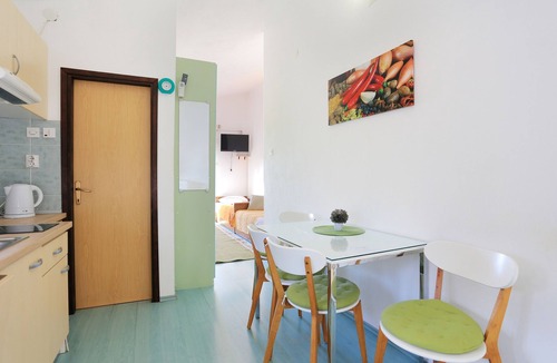 Slatine Apartment | Studio flat with balcony and sea view Slatine, Čiovo (AS-9453-b)