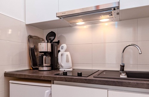 Banjol Apartment | Studio flat with balcony and sea view Banjol (Rab) (AS-5022-a)