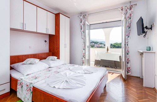 Banjol Apartment | Studio flat with balcony and sea view Banjol (Rab) (AS-5022-a)