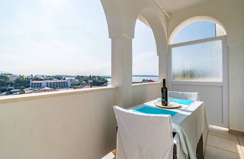 Banjol Apartment | Studio flat with balcony and sea view Banjol (Rab) (AS-5022-a)
