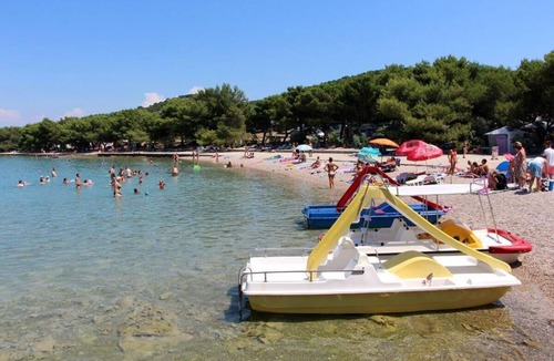 Tijesno Apartment | Studio flat with balcony and sea view Tisno, Murter (AS-5106-a)