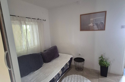 Gornji Karin Apartment | Studio flat with air-conditioning Gornji Karin, Novigrad (AS-21514-a)