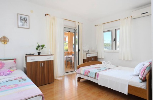 Okrug Donji Apartment | Studio flat with terrace and sea view Okrug Donji, Čiovo (AS-18796-a)
