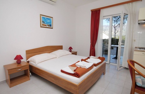 Vinjerac Apartment | Studio flat with terrace and sea view Vinjerac, Zadar (AS-3248-a)