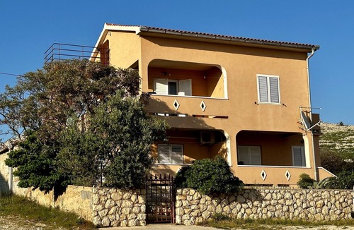 Vidalici Apartment | Studio flat with terrace and sea view Vidalići, Pag (AS-24330-a)
