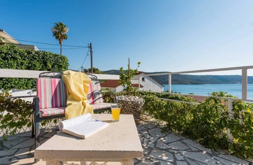 Poljica Apartment | Studio flat with terrace and sea view Poljica, Trogir (AS-21041-b)