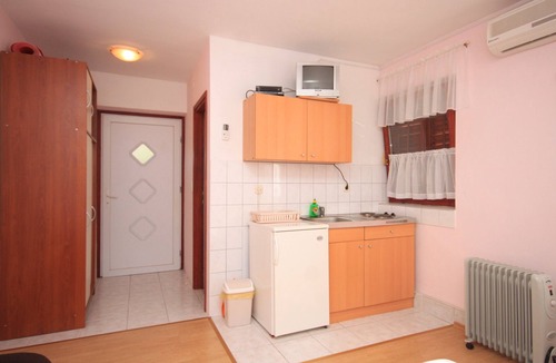 Kali Apartment | Studio flat with terrace and sea view Kali, Ugljan (AS-8202-b)