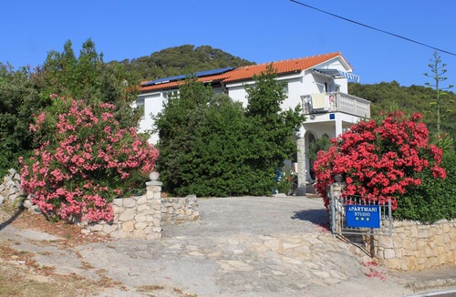 Preko Apartment | Studio flat with terrace and sea view Preko, Ugljan (AS-8224-c)