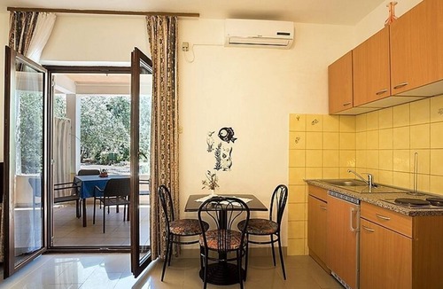 Ugljan Apartment | Studio flat with terrace Ugljan (AS-8241-a)