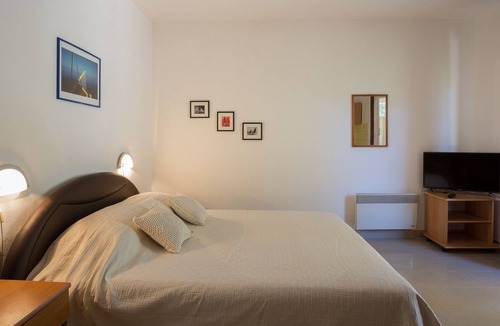 Ugljan Apartment | Studio flat with terrace Ugljan (AS-8241-a)