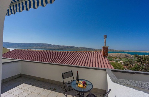 Zubovici Apartment | Studio with sea view and pool