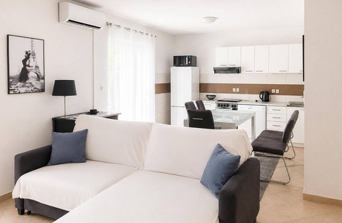 Sibuljina Apartment | Stunning apartment in Tribanj Sibuljina with WiFi