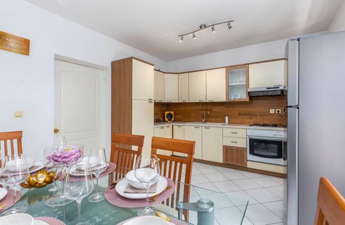 Kastav Apartment | Stunning apartment in Spincici with WiFi