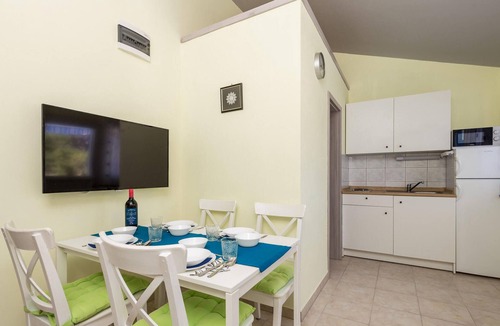 Kosljun Apartment | Stunning apartment in Kosljun with WiFi