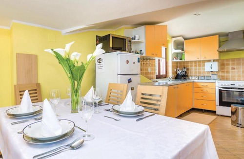 Pobri Apartment | Stunning Apartment In Matulji With Wifi