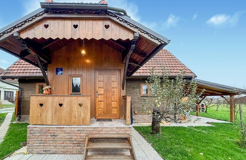 Pisarovina House | Stunning home in Velika Jamnicka with sauna