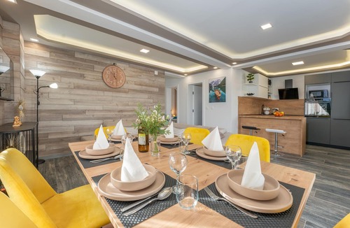 Banj House | Stunning home in Banj